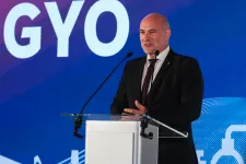 Lemond az algyői polgármester, ha a kormány csökkenti a fizetését