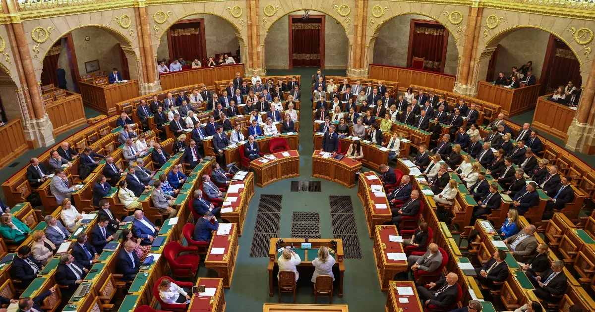 Nem lépünk ki a Nemzetközi Büntetőbíróságból.