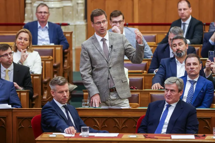 „Ez nem politikai bosszú” – a lex Orbánnak is nevezett Alaptörvény-módosításról vitáztak