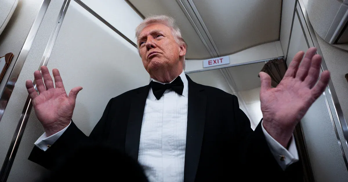 Trump saját magával peren kívüli megegyezést kötött: 1,776 milliárd dollár adófizetői pénzből Trump saját magával peren kívüli megegyezést kötött: 1,776 milliárd dollár adófizetői pénzből