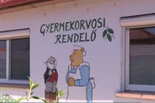Újra dolgozhat a gyerekorvos, aki pénzért kamuzta be a kötelező védőoltások beadását