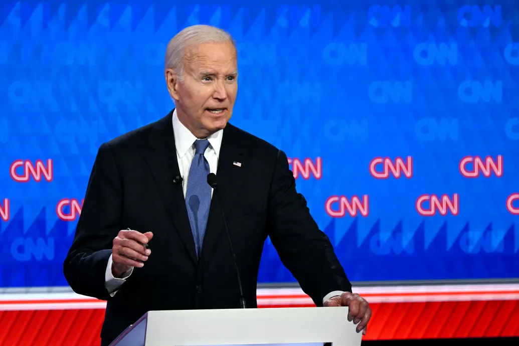 Joe Biden felesége azt hitte, hogy a férje a Trump elleni elnökjelölti vita alatt sztrókot kapott