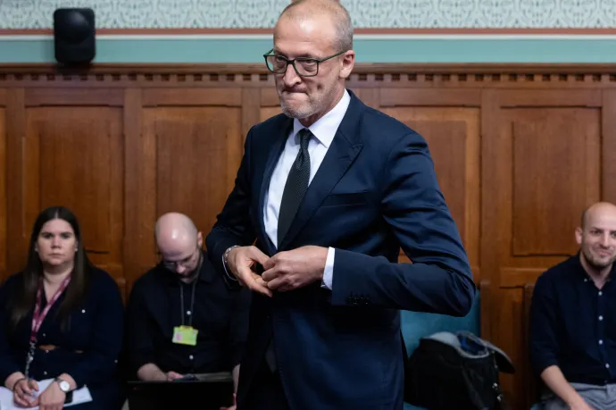 Tarr Zoltán videóján látszik, hogy ledarált iratokkal teli zsákok várták a NAV nyomozóit a kulturális minisztériumban