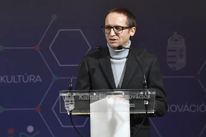 Demeter Szilárd elismerte, majd lazán átsiklott afölött, hogy a közmédiában tényleg tiltólistán voltak előadók