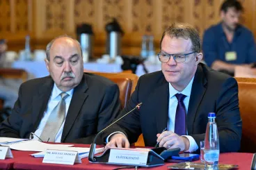 Több mint 200 milliárd forinthoz küld költségvetési biztost a kormány