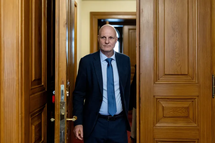 Tanács Zoltán szerint lejárt a szerződés, amely kedvezményes hozzáférést biztosított a digitális eszközökhöz a felsőoktatásban