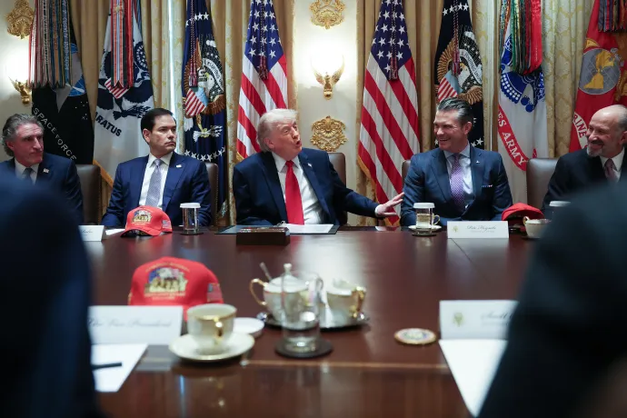 Donald Trump amerikai elnök beszél a Fehér Házban tartott kabinetülésen 2026. május 27-én – Fotó: Win McNamee / Getty Images