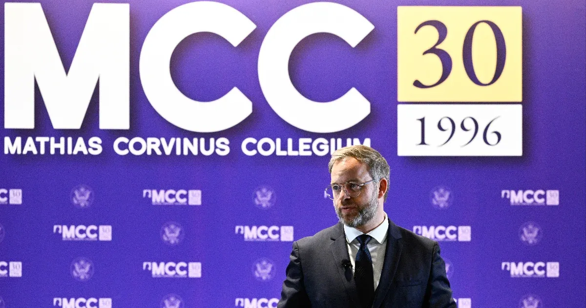 Ha kék vaként nem megy, sima alapítványként folytatja az MCC.