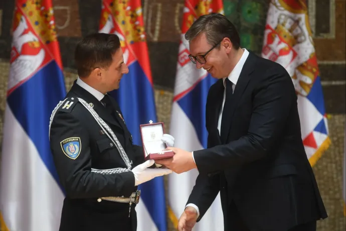 A Keresztapába illő leszámolás vezetett a szerb főrendőr bukásához, ami miatt most Vučić feje is főhet