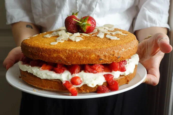 Nem egy királynő, hanem egy por feltalálója kellett ehhez a csodálatos tortához