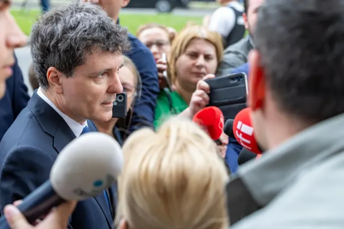 Az államfő sajtótájékoztatót is tartott és meglátogatta a kórházban ápolt sebesülteket – Fotó: államelnöki hivatal / Presidency.ro
