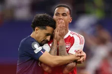 Az ellenfél játékosát vigasztaló Marquinhos lett a BL-döntő hőse