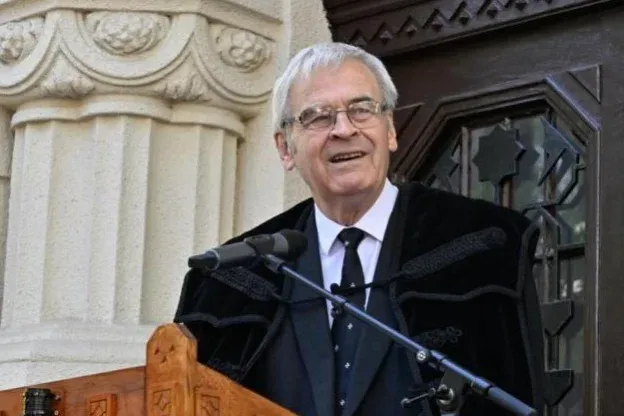 Még életében szobrot kap Tőkés László a lakiteleki Nemzeti Pantheonban