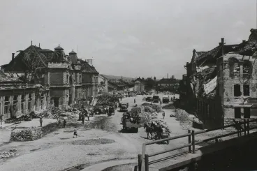 Az amerikai bombázók ötven perc alatt romhalmazzá változtatták Kolozsvárt – a Fotofilm képein idézzük fel a város '44-es bombázását