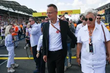 Honlapja sincsen, mégis 355 millió forintnyi nyereséget termelt tavaly Szijjártó Péter feleségének a cége