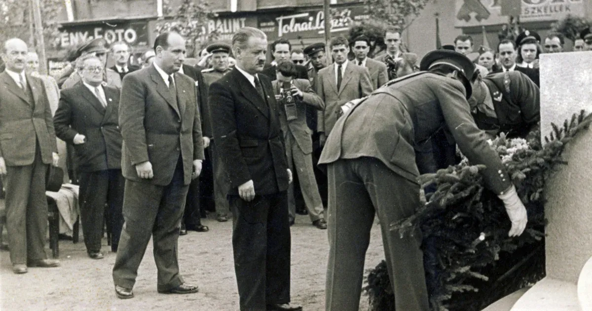 A köztársasági elnök elmozdítása: Magyar Péter ultimátuma és a Fidesz reakciói A köztársasági elnök elmozdítása: Magyar Péter ultimátuma és a Fidesz reakciói