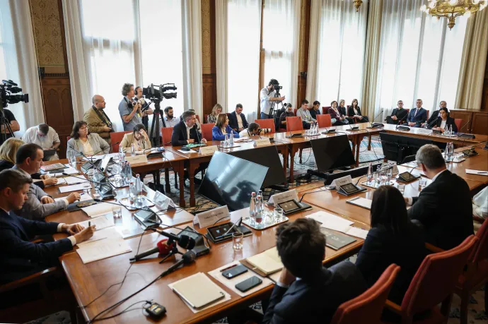 Bizottsági tagokat cserél a Tisza Párt, Melléthei-Barna Márton kettőben is alelnök lesz