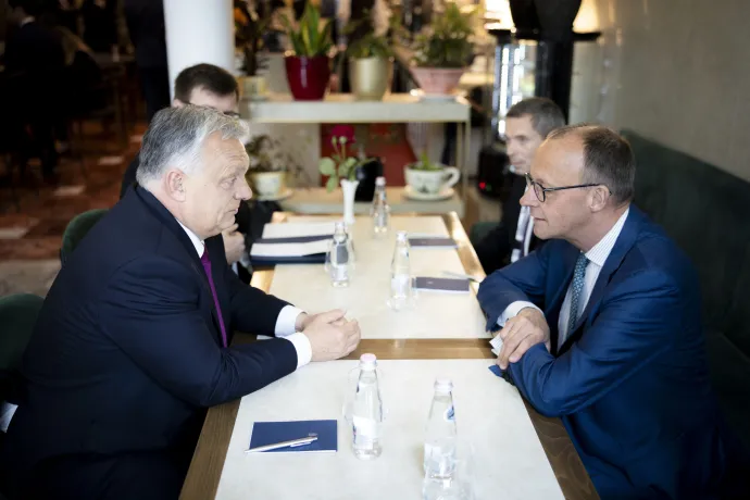 Orbán Viktor miniszterelnök és Friedrich Merz német kancellár az Európai Politikai Közösség csúcstalálkozóján Tiranában 2025. május 16-án – Fotó: Fischer Zoltán / Miniszterelnöki Kommunikációs Főosztály / MTI