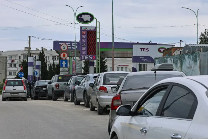 Akadozik az ellátás, üzemanyagjegyekkel lehet benzint venni a Krím félszigeten