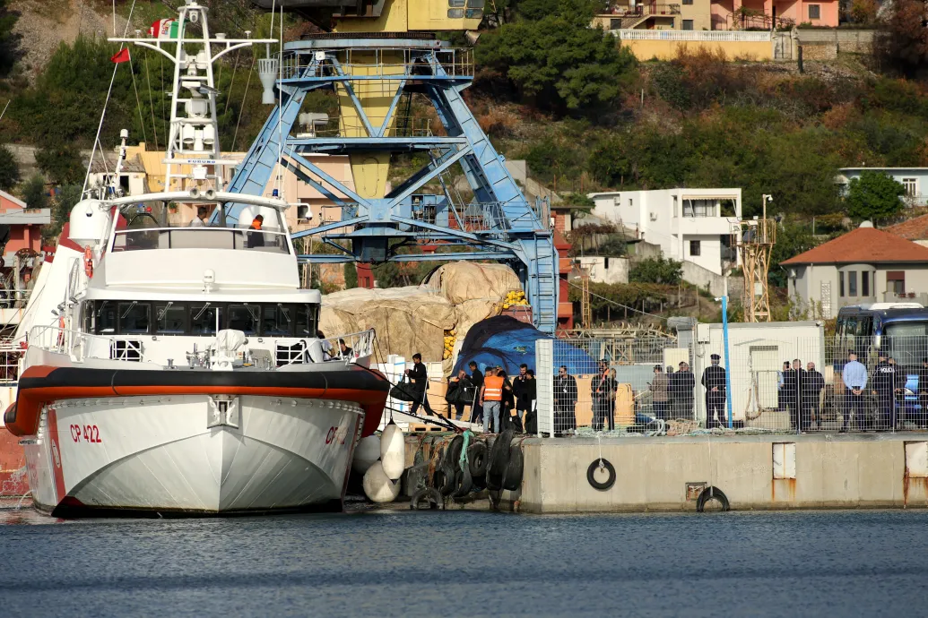 Keményebb uniós szabályokról állapodtak meg a migránsok visszaküldésére
