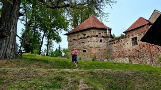 A keresdi kastélynál – Fotó: a szerző archívuma