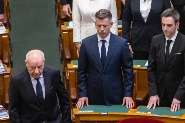 Magyar threatens to oust President Sulyok by amending constitution