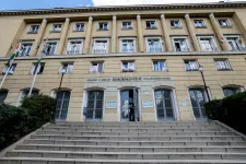 Több embert bevittek az óbudai korrupciós ügyben, a II. kerületben is akcióztak