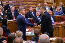 Nem véletlen a gesztus, Magyar Péternek még szüksége lehet a Mi Hazánkra