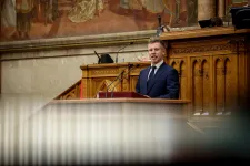 Magyar Péter a parlamentben akarja végleg megroppantani a Fideszt