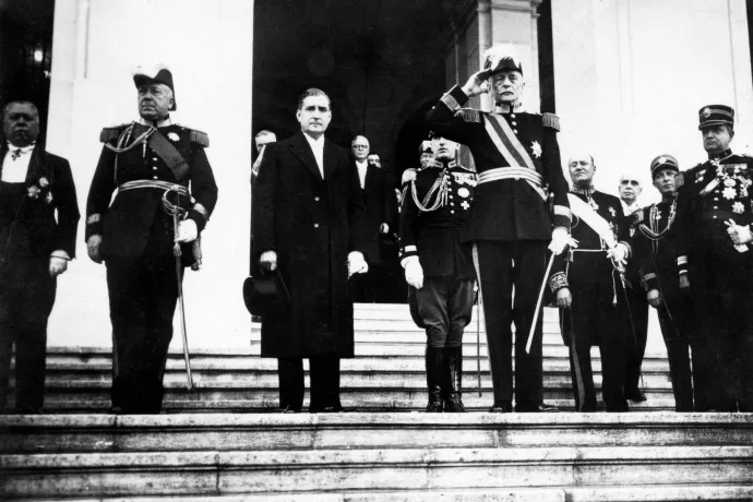 A diktátor, akinek élete utolsó két évében eljátszották, hogy még mindig ő vezeti az országot