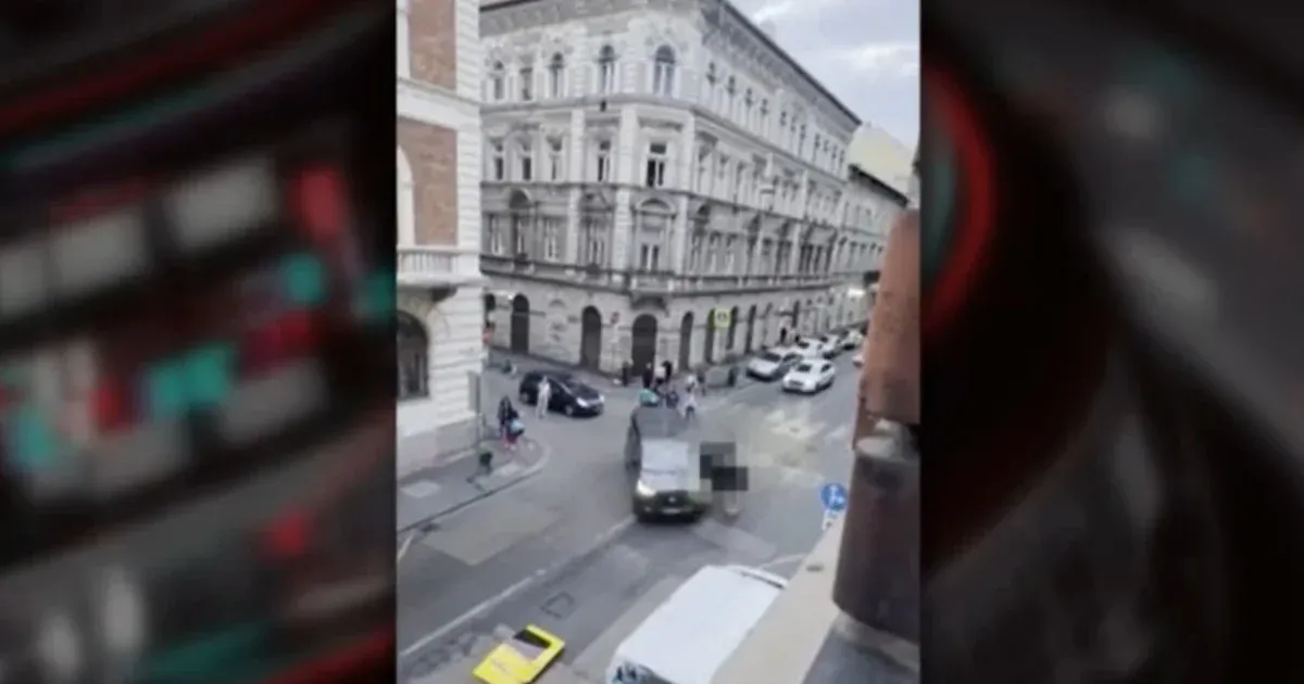 Csehek megverték a taxi ütköző sofőrét a VI. kerben.