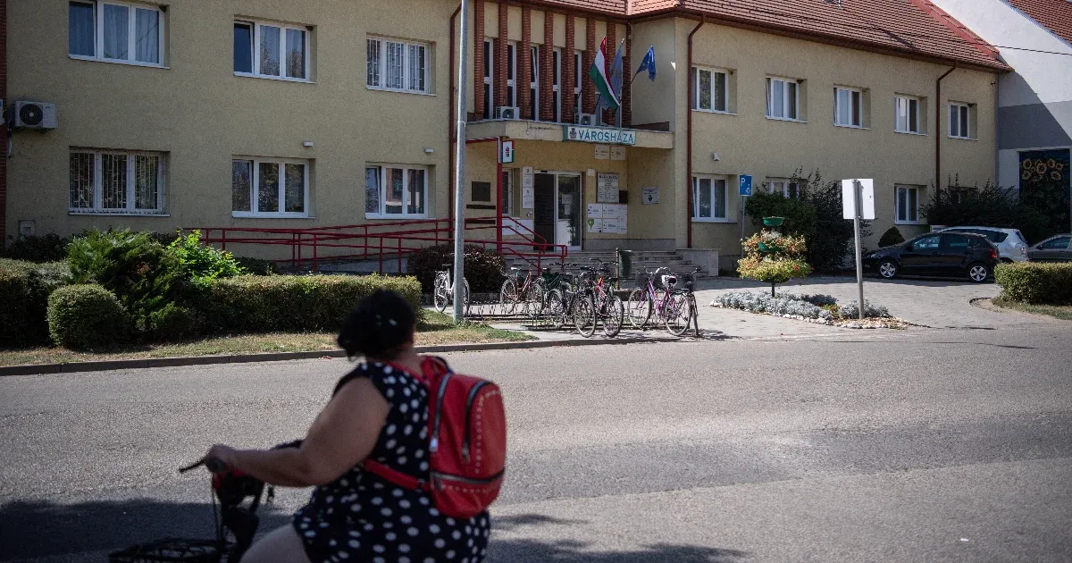 A polgármesteri bérek és a korrupciós kockázatok összefüggései: Miért fontos figyelembe venni a helyi átlagkeresetet?