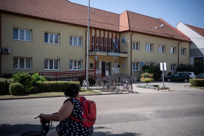 Ha a helyi szintekhez viszonyítunk, sok helyen tényleg túl magasak a polgármesteri fizetések