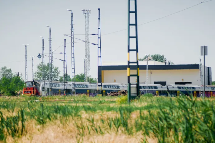 Háromszáz kilométert kellett kerülniük az emeletes vonatoknak, hogy megfordulhassanak szegedi karbantartásukhoz