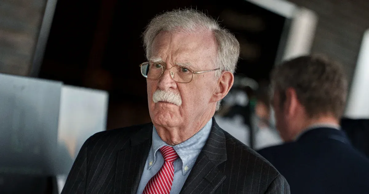 Bolton vádalkut kötött a minősített iratok ügyében Bolton vádalkut kötött a minősített iratok ügyében