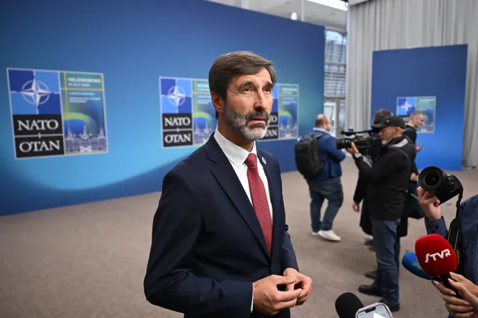 Slovak FM lectures Péter Magyar for talking about Hungary being its own neighbour