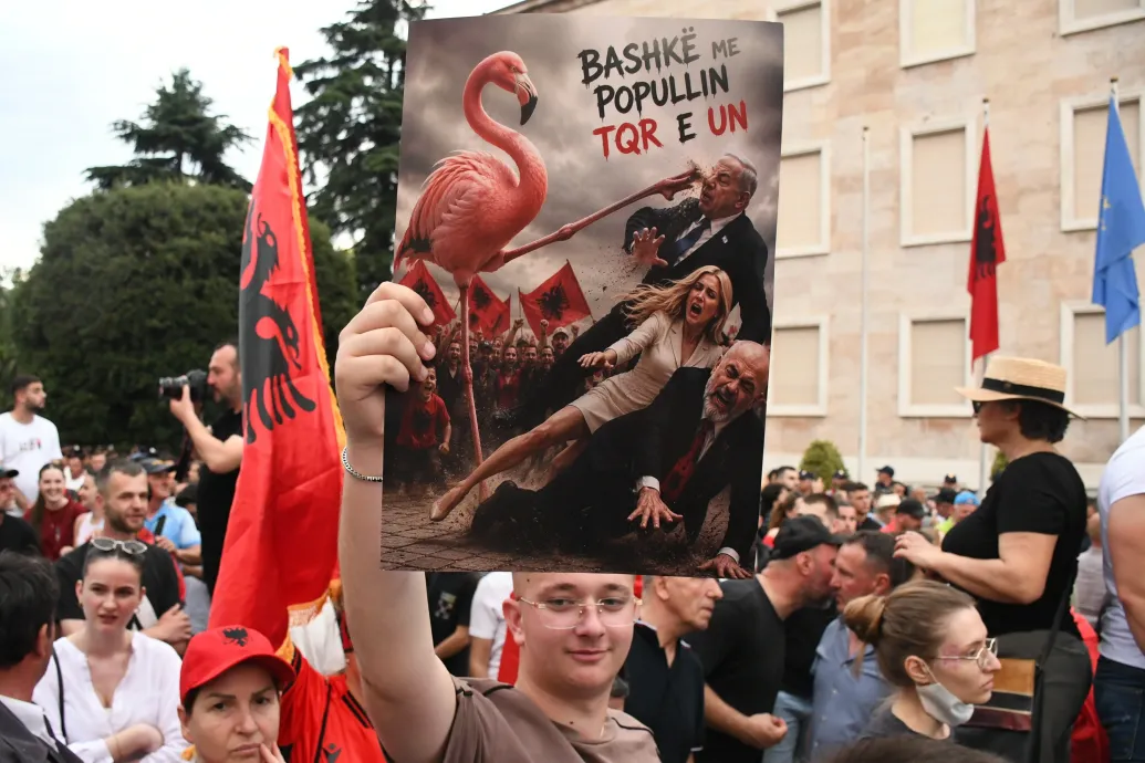 Flamingós forradalom kezdődött Albániában Trump vejének megaprojektje ellen