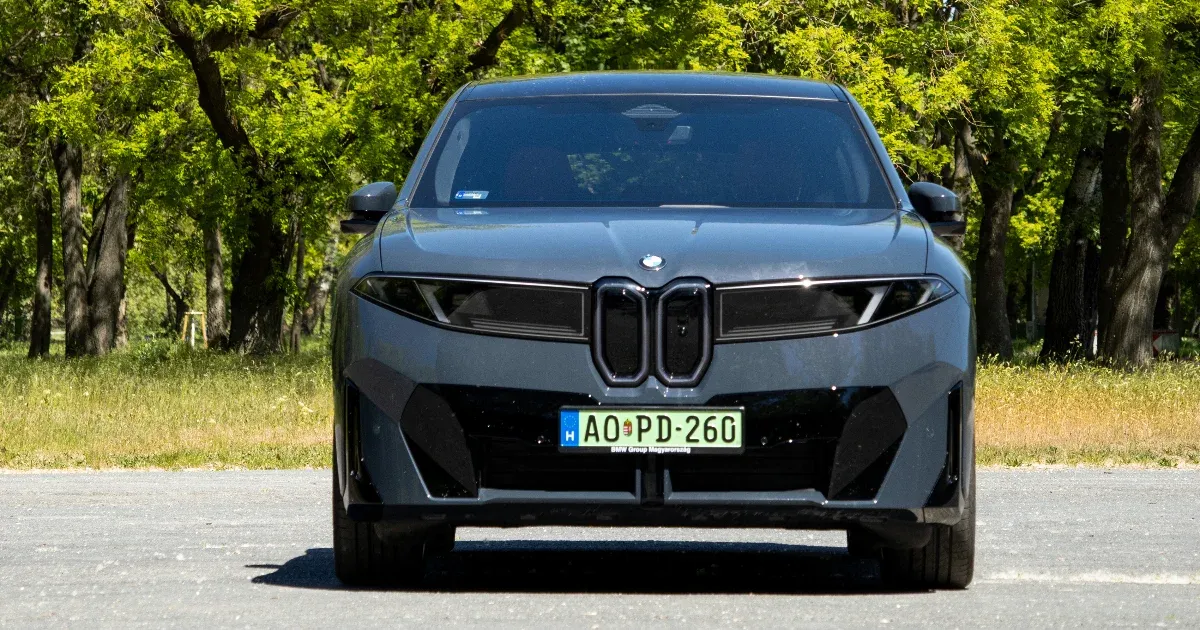 A BMW iX3: Az elektromos jövő találkozása a hagyományokkal