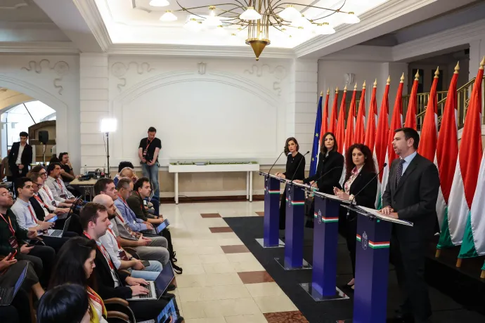 Kormányszóvivő: Szeptembertől megszüntetik a pedagógus-teljesítményértékelés mostani rendszerét