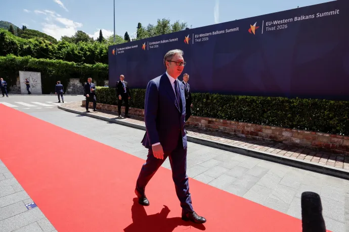 Nagy feltűnést keltett 87 szerb férfi a montenegrói EU-csúcs előtt, hamar visszafordították őket a reptérről