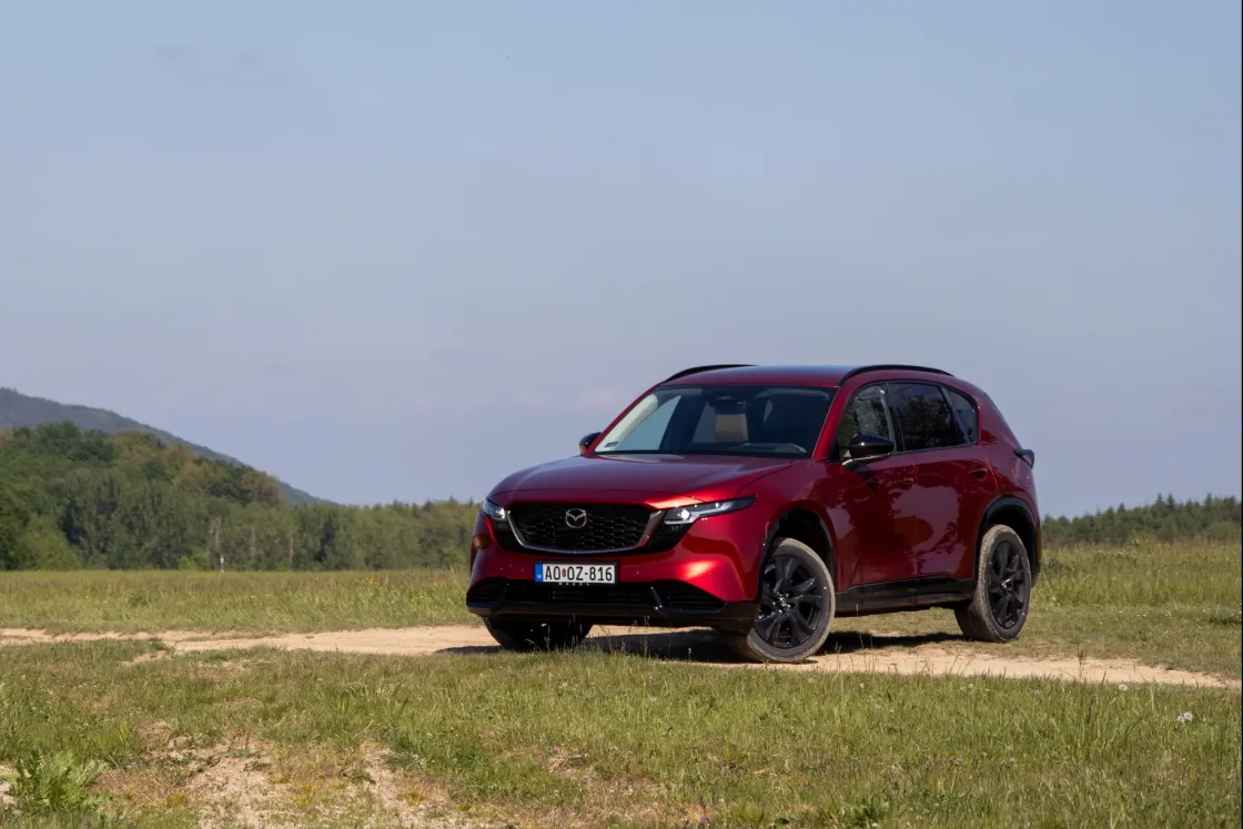 Megnőtt és hadat üzent a gomboknak az új Mazda CX-5
