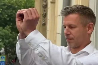Toroczkai szerint nem is a migrációs paktum ellen tüntetőknek mutatott szívecskét Magyar Péter, a miniszterelnök reagált volna, de kitiltották a Mi Hazánk Facebook-oldaláról