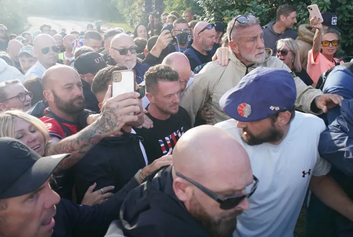 A tüntetések egyik szervezője, Tommy Robinson aktivista Southamptonban, 2026. június 2-án – Fotó: Gareth Fuller / PA Images / Getty Images