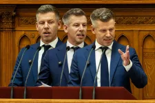 Forsthoffer szigora, Magyar és Toroczkai összecsapásai, csökkentett fizetések – hétfői parlament