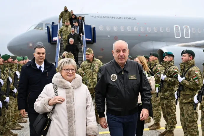 Sulyok Tamás szeretett volna ugyanazokkal a pilótákkal repülni, amikor a honvédségi géppel utazott