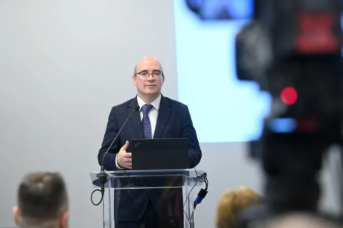 Maruzsa Zoltán visszatért az ELTE-re, több professzor nyílt levélben tiltakozik