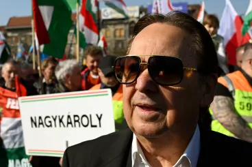 Egy emailváltás szerint Fásy Ádámék beleszóltak a Borkait lejárató lap tartalmába, Fásyék visszautasítják ezt
