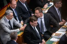 Lázár János megvált 15 millió forintnyi készpénztől, Kocsis Máté már nem kap fizetést a családi cégéből
