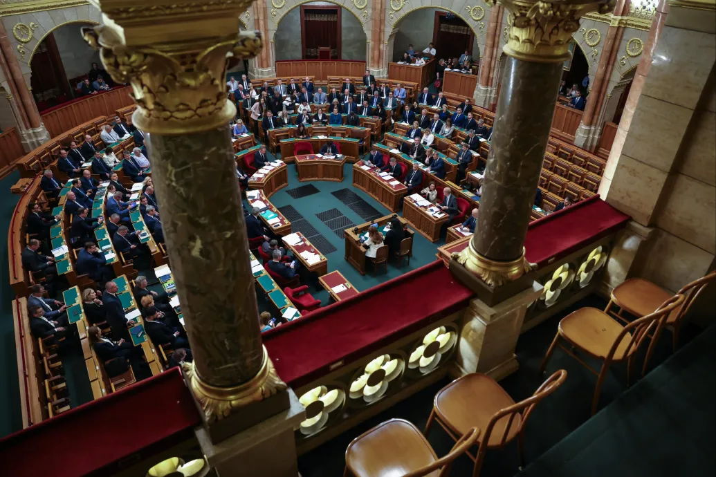 Magyar: Ma történelmi jelentőségű csomagot nyújtun