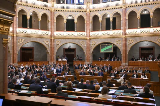„Ez a hivatal maga volt a megtestesült korrupció” – a Szuverenitásvédelmi Hivatalt megszüntető javaslatról vitáztak a parlamentben